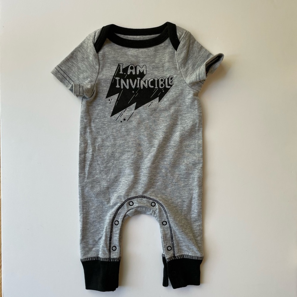 Cat & Jack Gray and Black 'I Am Invincible' Bodysuit